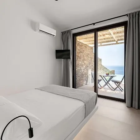 Tierra Tinos Agios Romanos